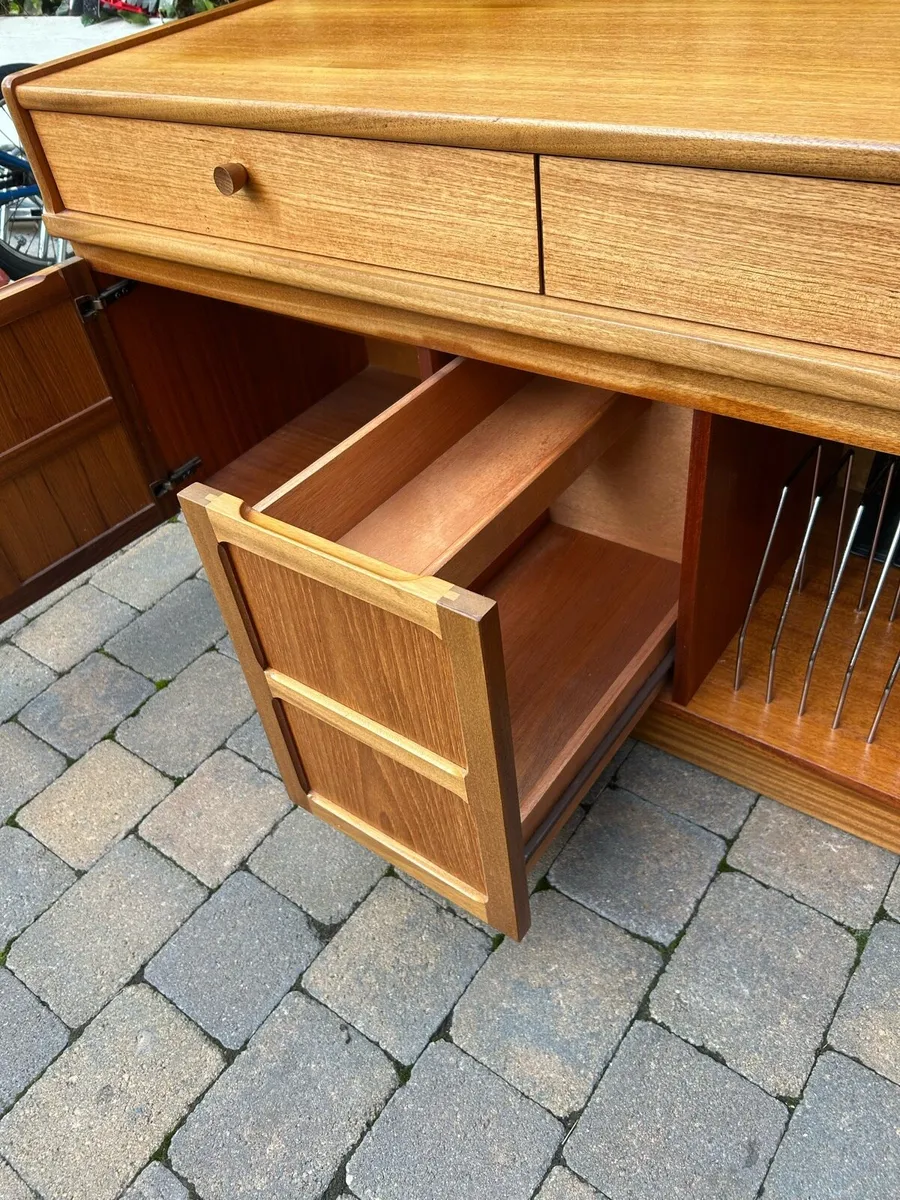Nathan mid century sideboard media unit - Image 4
