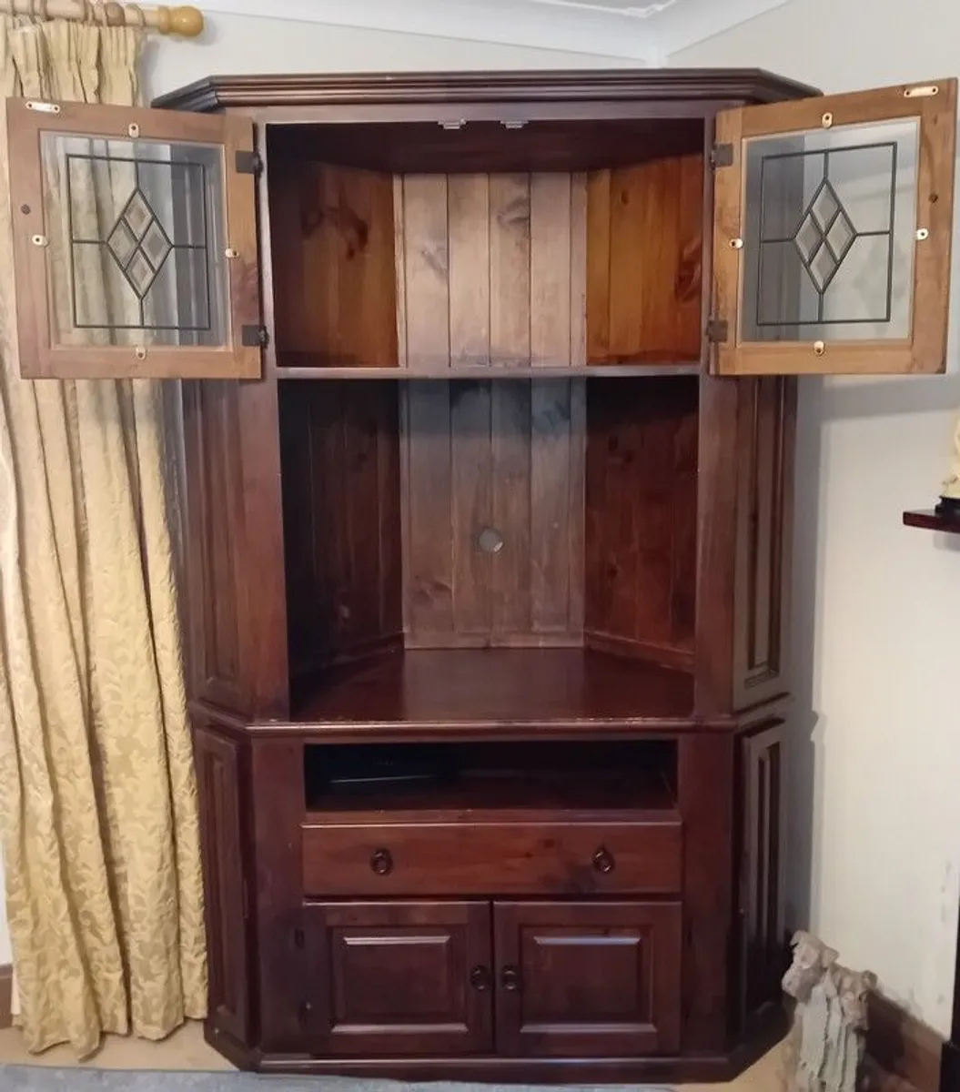 Solid Wood Corner Display Unit / TV Cabinet with Leadted Glass Doors - Image 2