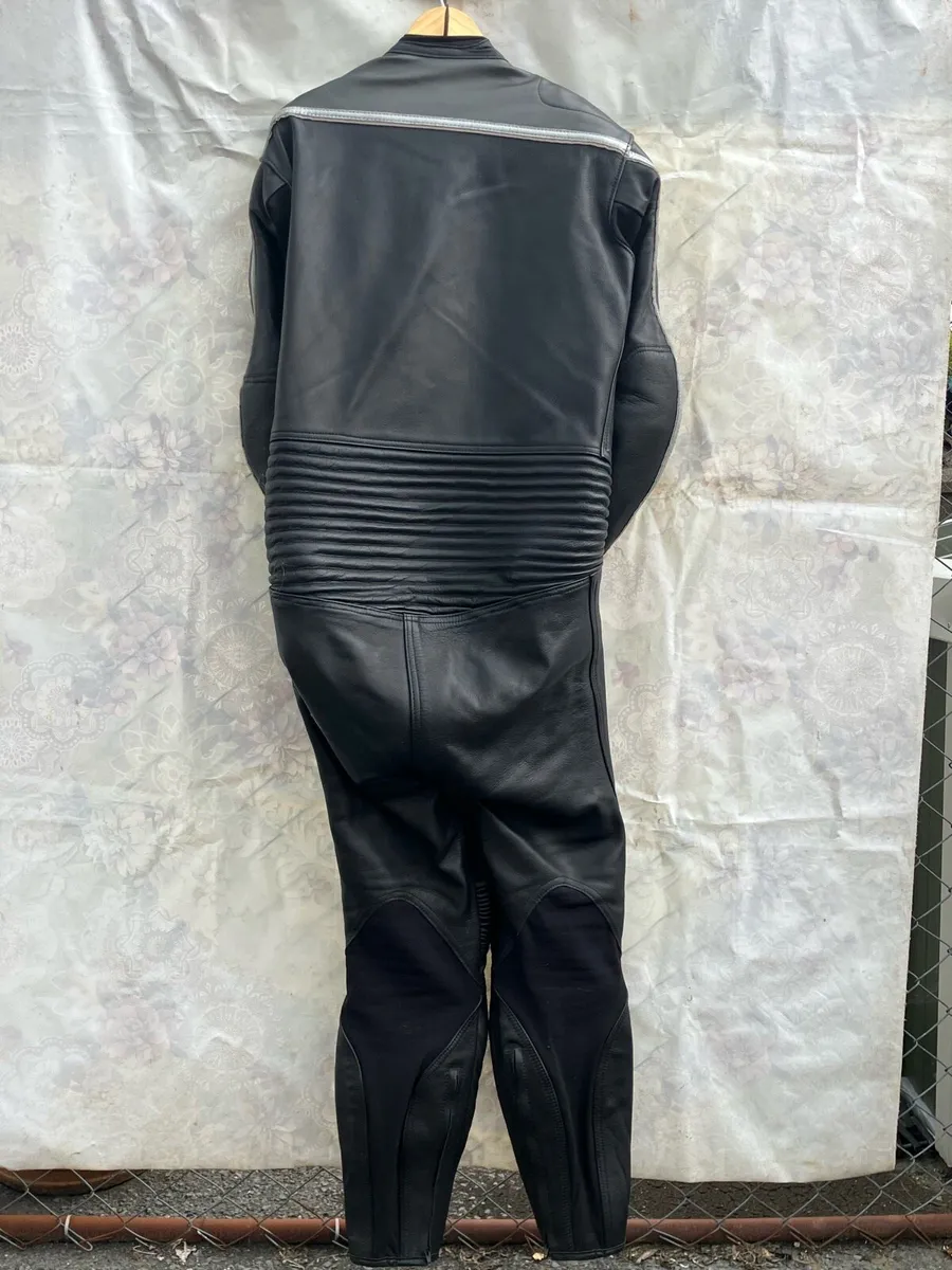 Crowtree Mens one piece leather motorcycle suit - Image 2