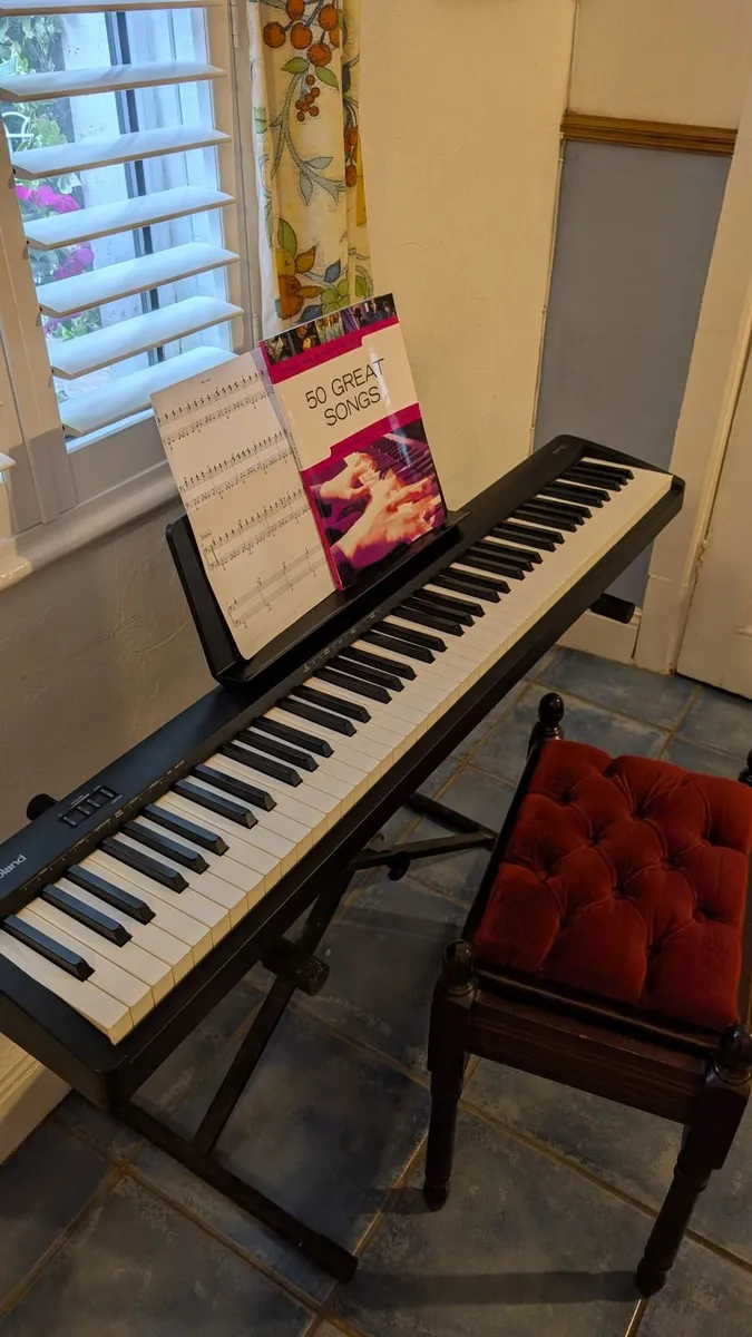 Roland FP-10 Digital Piano - Image 1