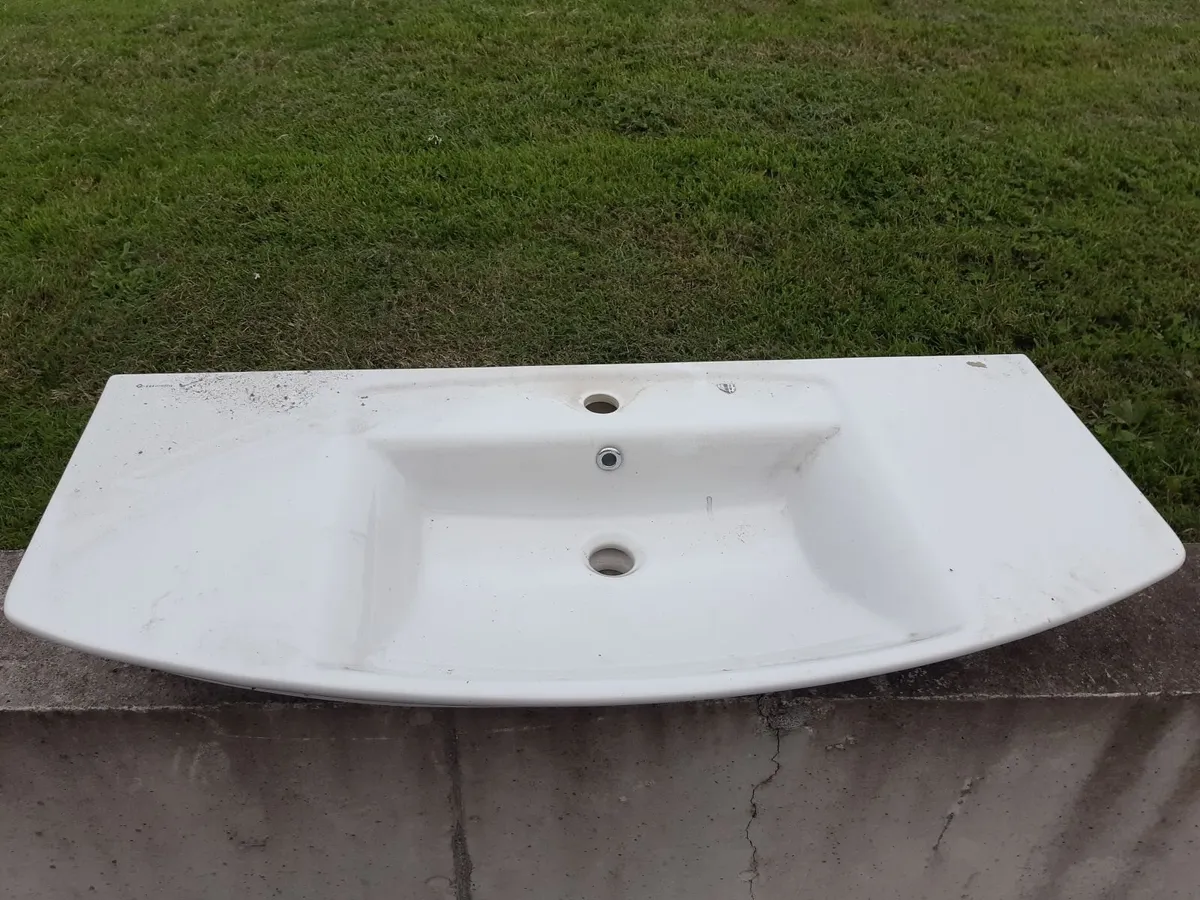 Sink and stand - Image 1