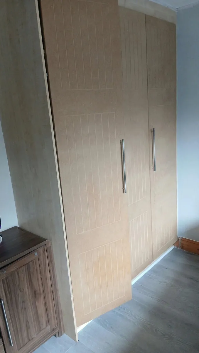 HANDYMAN D15 DUBLIN - STAIRS WARDROBE BATH - Image 1