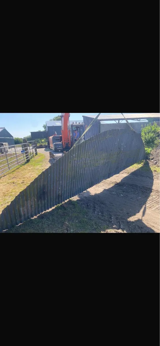 24 foot hay shed & 20 lean to - trusses & sheeting - Image 4