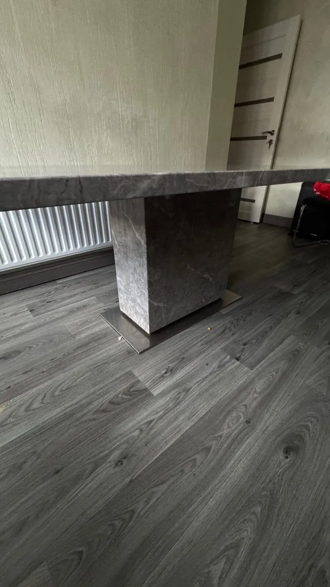 Dinning table - Image 2