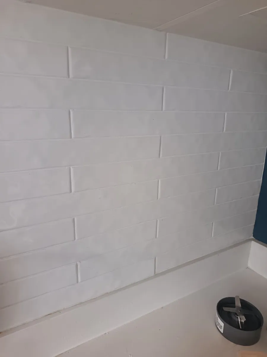 White tiles - Image 4