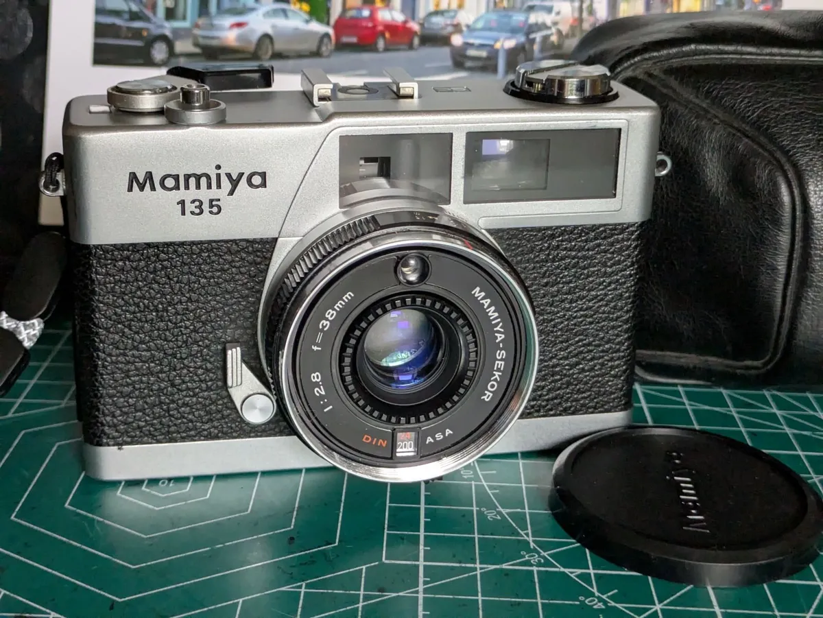 Mamiya 135 EE rangefinder film camera - Image 1