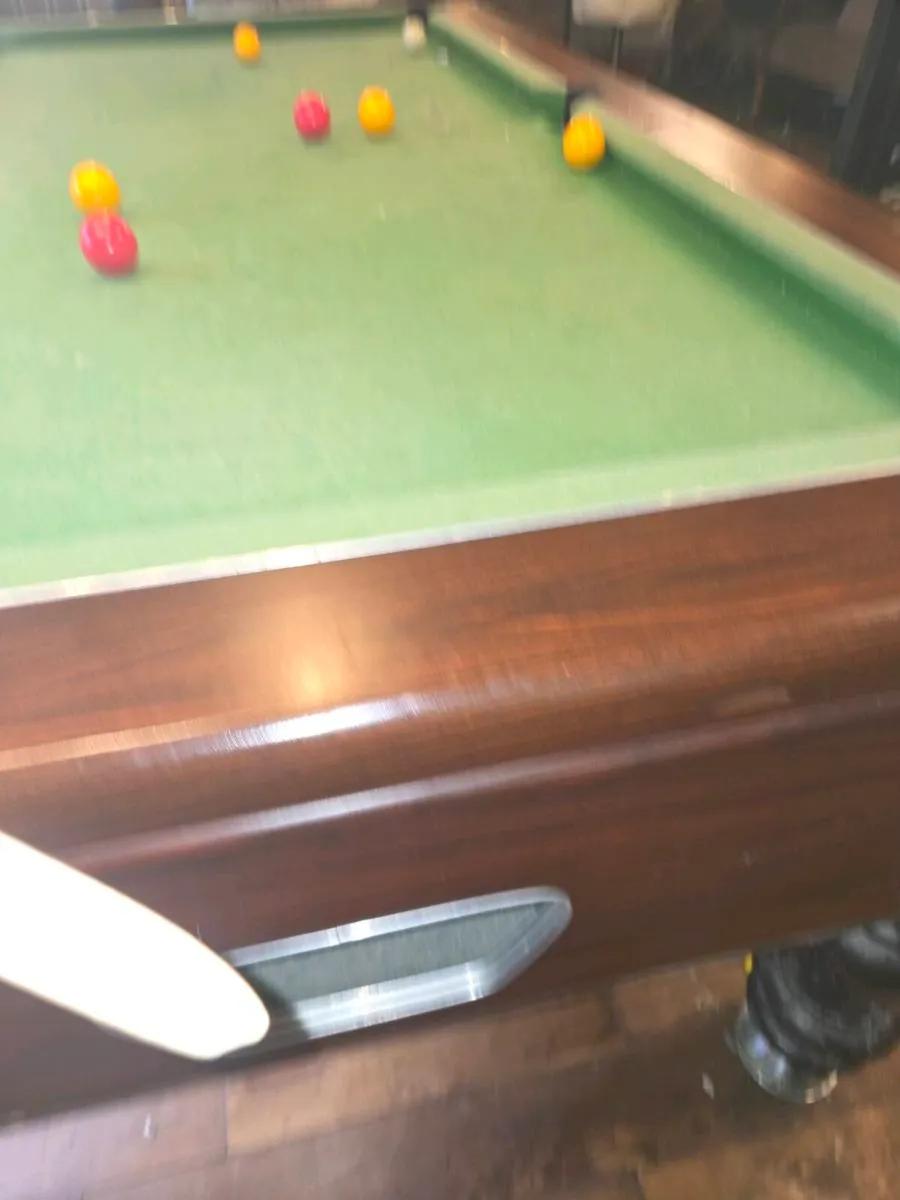 Pool table - Image 2