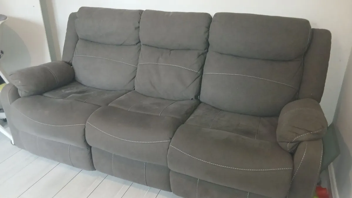 Couch - Image 2