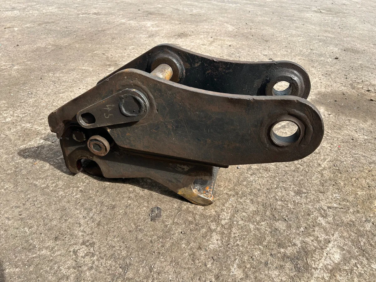 Dromone ((45mm)) Semi Quick Hitch - Image 1