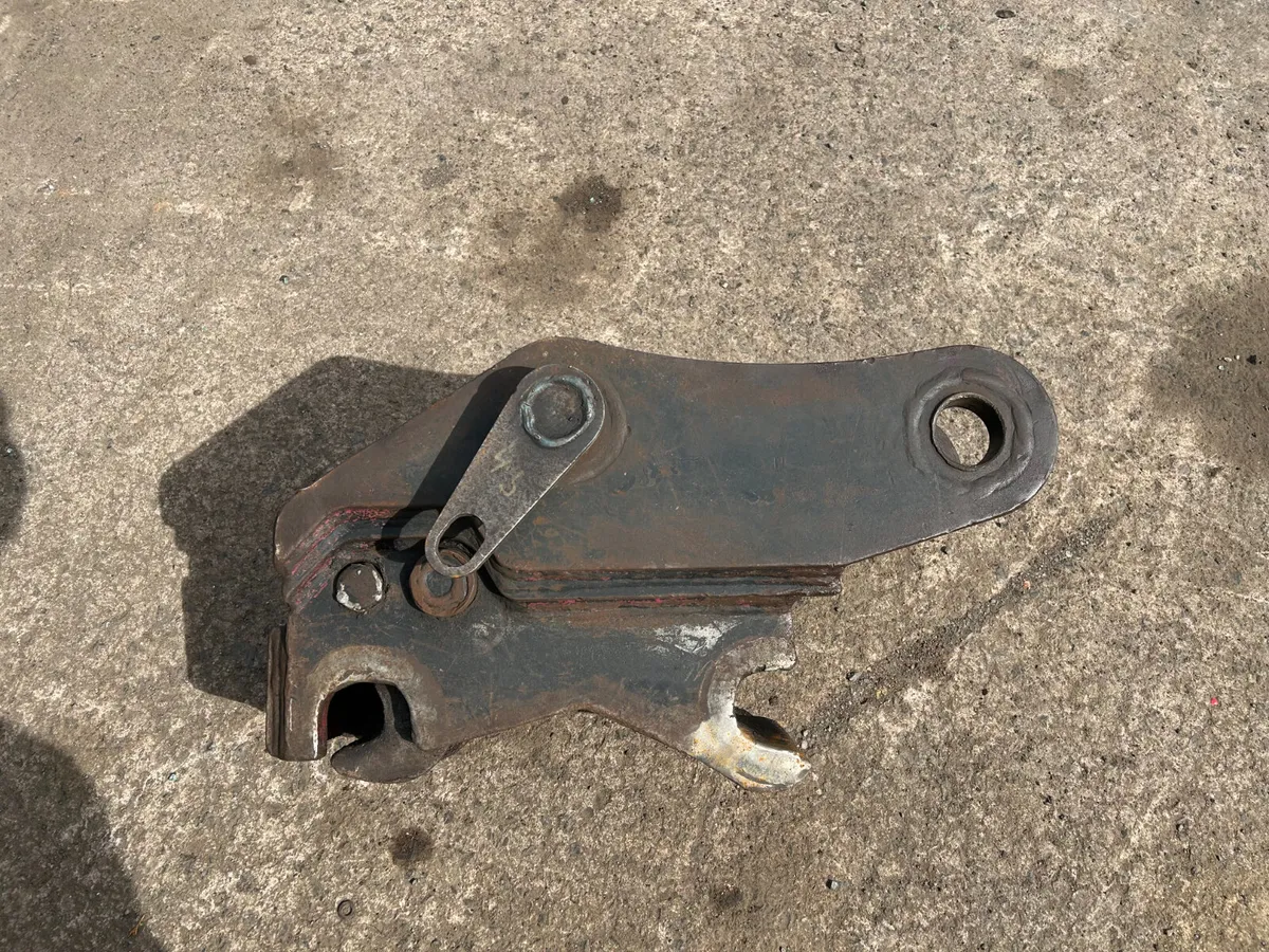 Dromone ((45mm)) Semi Quick Hitch - Image 2