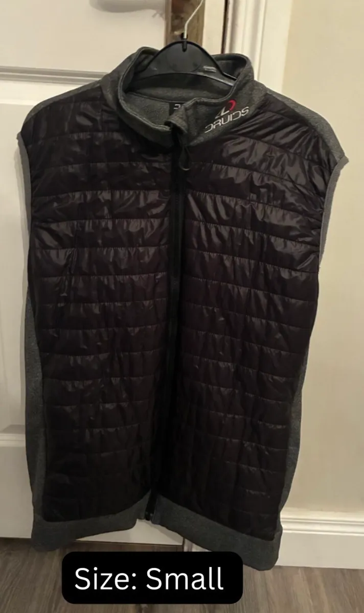 druids sleeveless jacket - Image 1