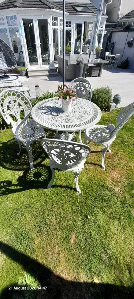 Cast Aluminium Patio Table and four chairs - Image 2
