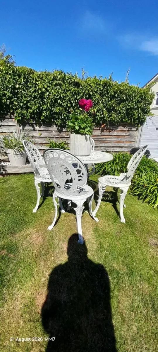 Cast Aluminium Patio Table and four chairs - Image 3