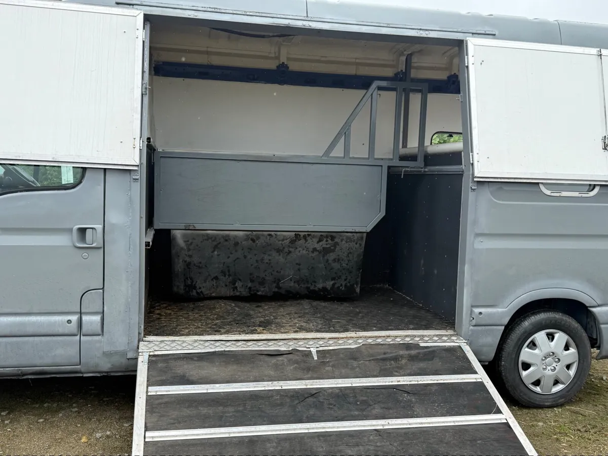 Horse van - Image 4