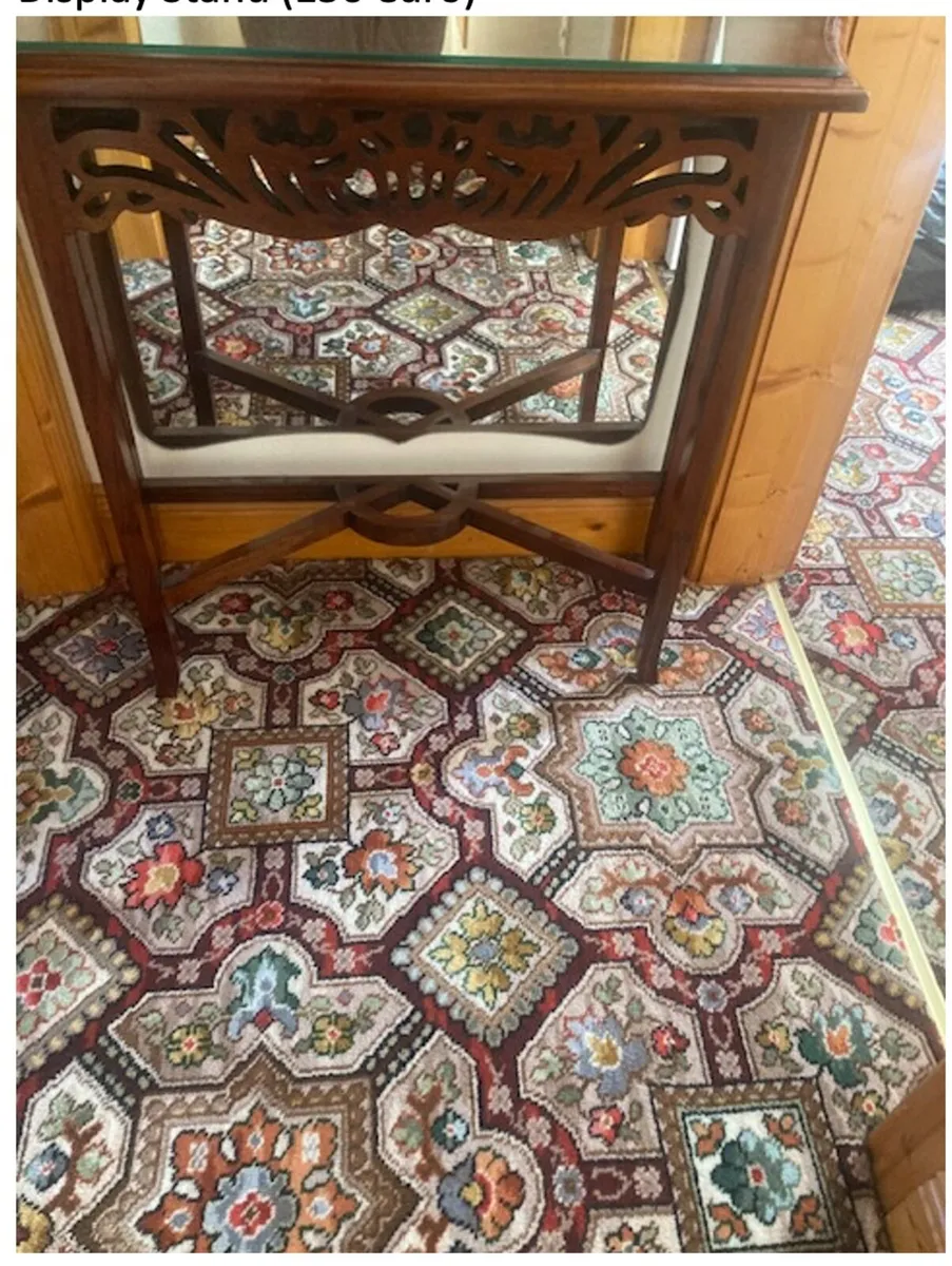 Console/Display Table with Glass Top & Fretwork - Image 2