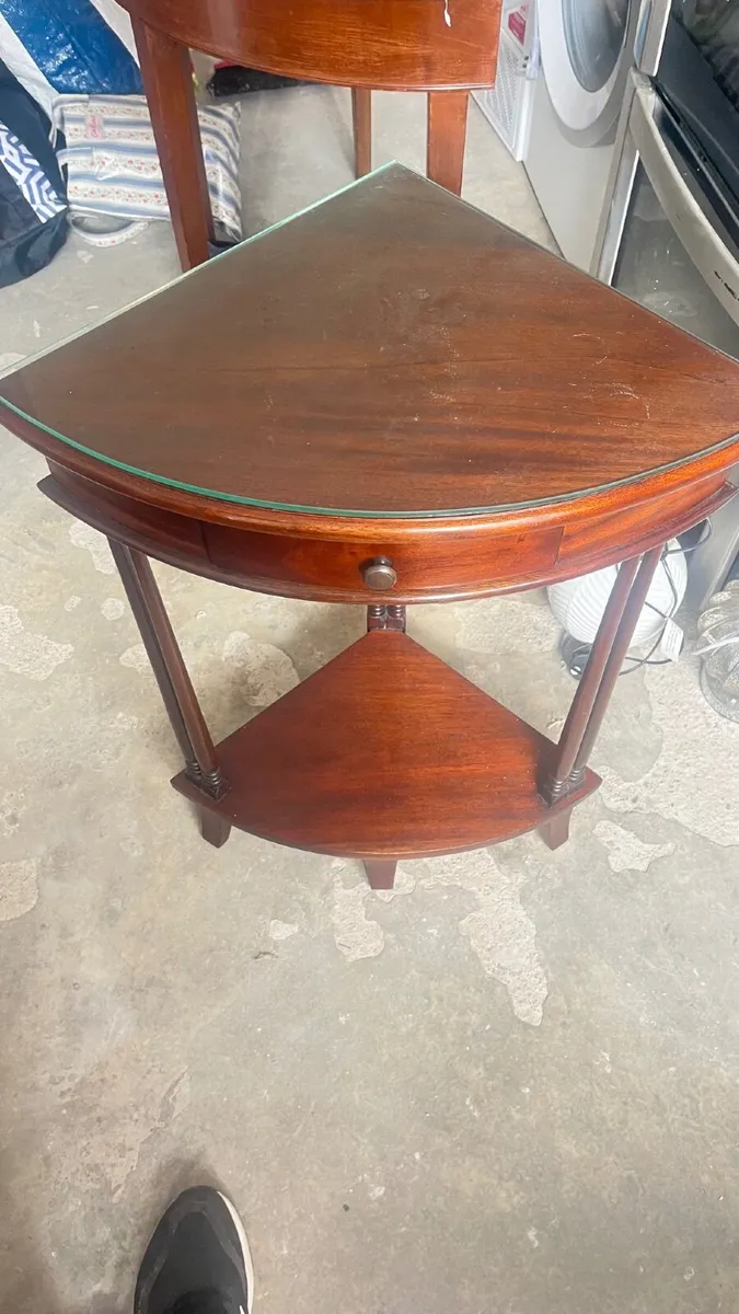 Antique-Style Corner Table with Glass Top & Carve - Image 1