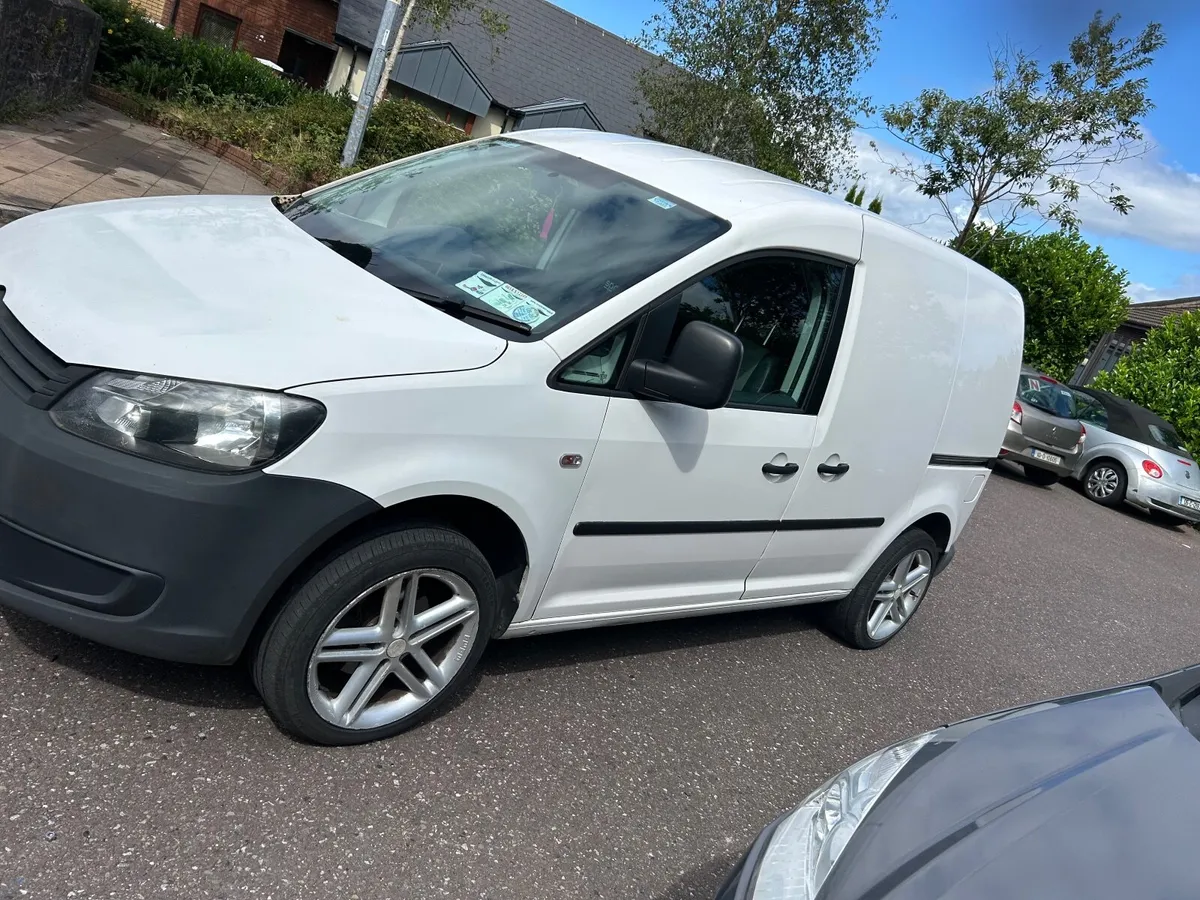 Volkswagen Caddy 2012 - Image 2
