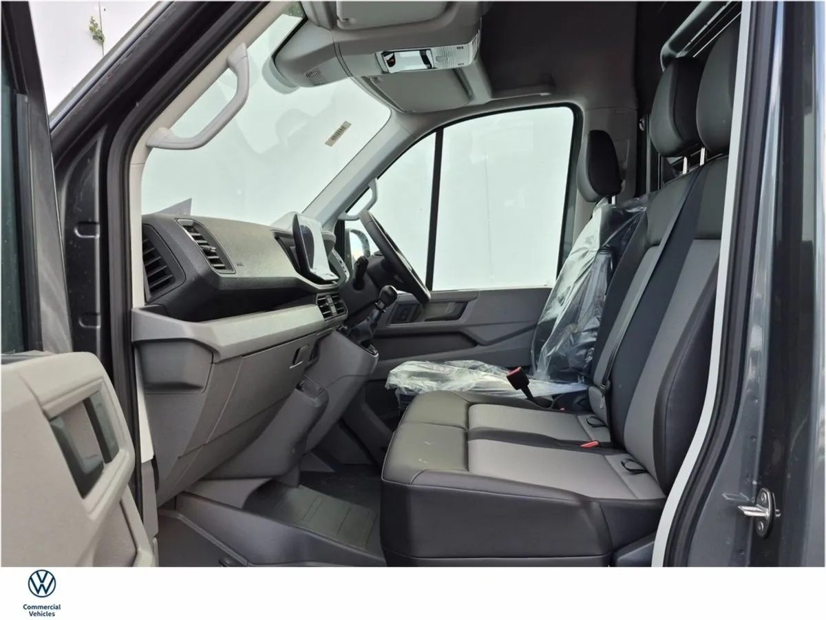 Volkswagen Crafter CRAFTER HIGHLINE  35 MWB 177BHP - Image 4