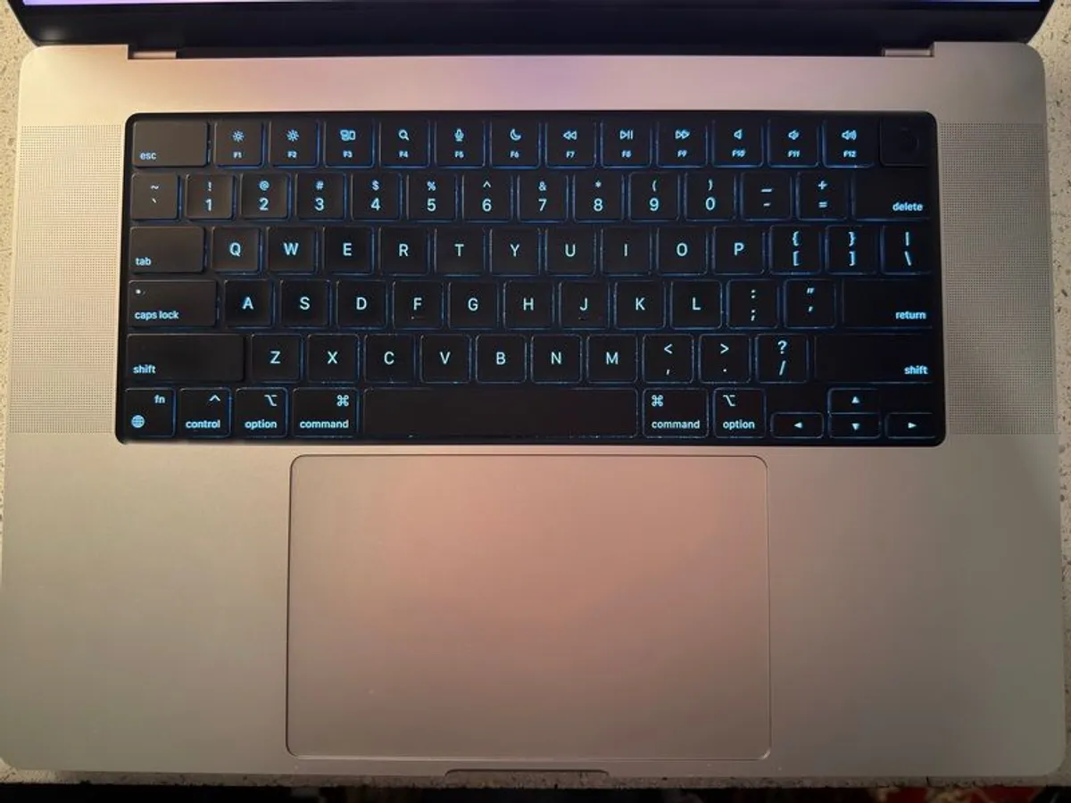 Macbook Pro M1 Pro 16"/10-cpu 16-gpu/16gb Ram/512gb Ssd - Image 2