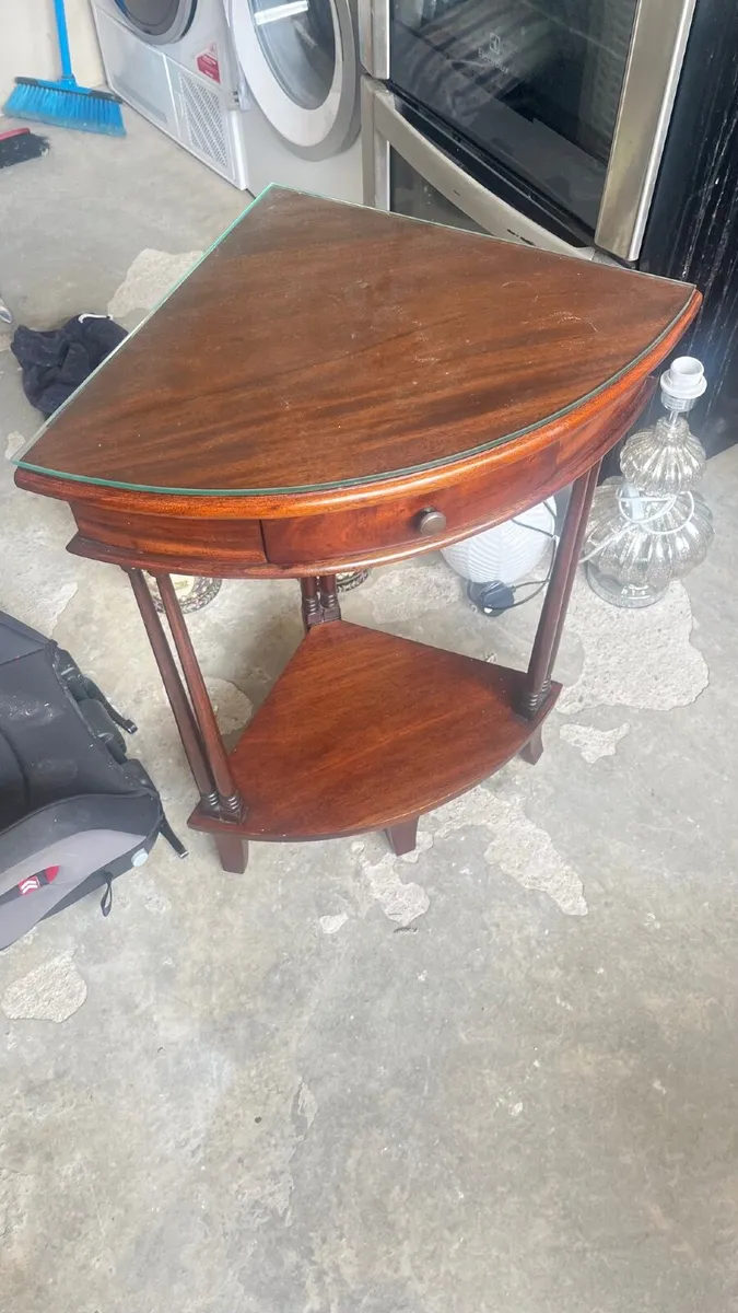Antique-Style Corner Table with Glass Top & Carve - Image 2