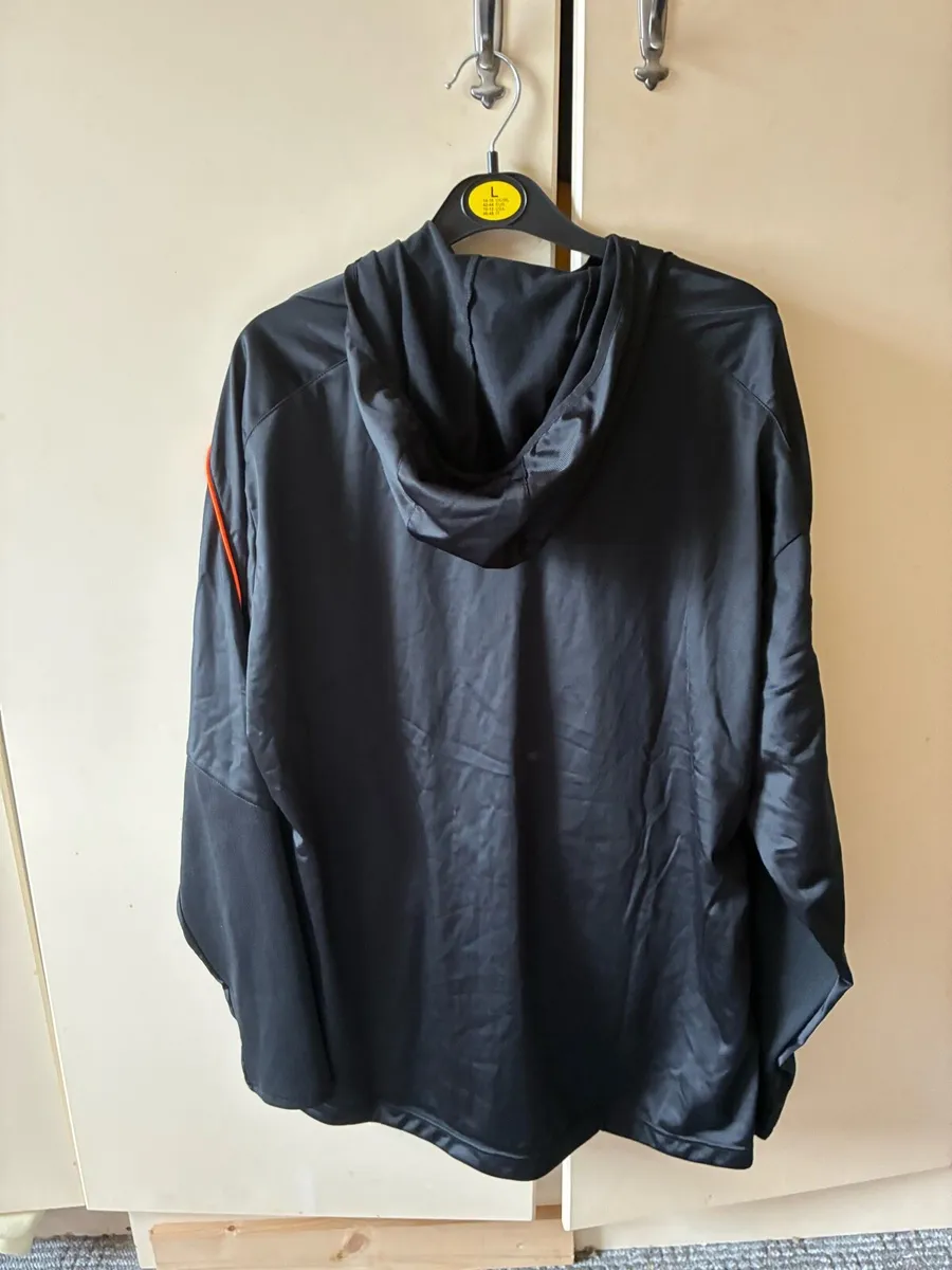 unisport jacket - Image 2