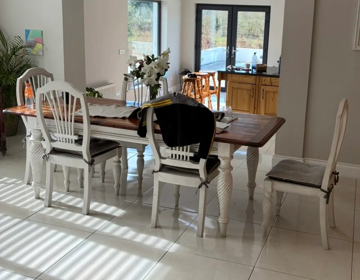 Dining table and chairs - Image 1