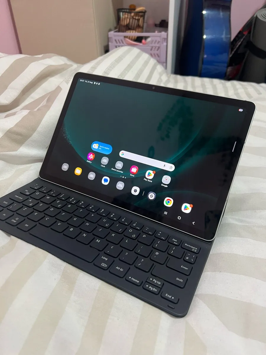 Samsung Galaxy TabS9 FE - excellent condition - Image 3