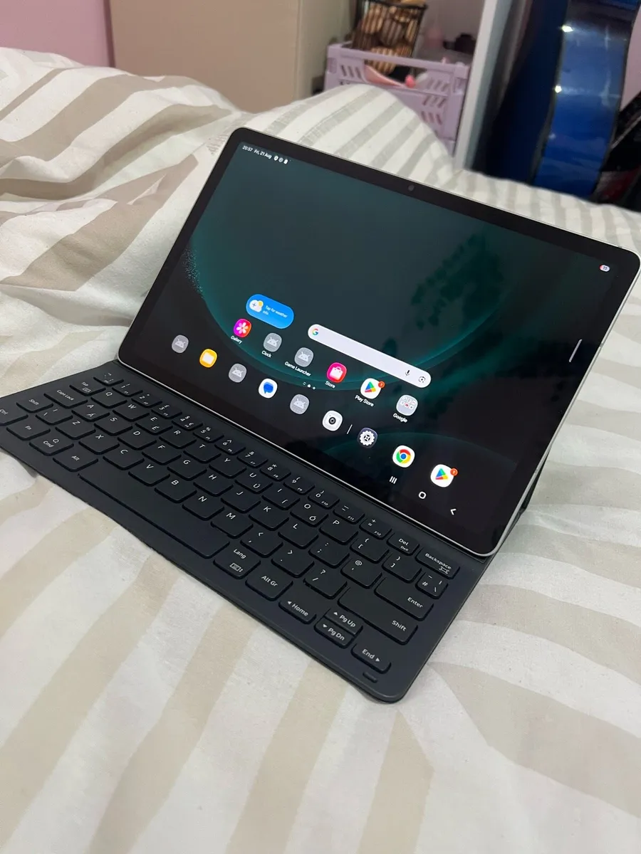 Samsung Galaxy TabS9 FE - excellent condition - Image 4