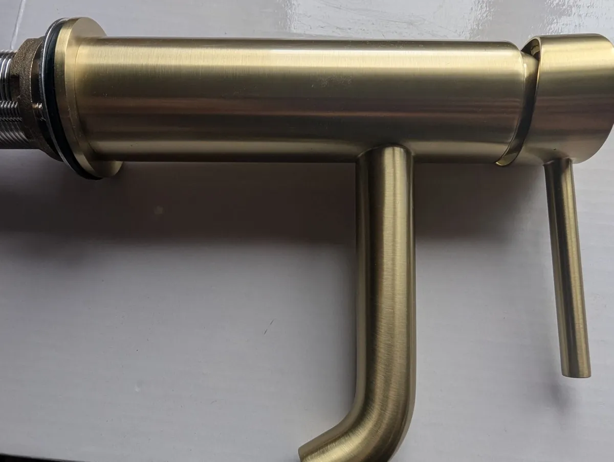 Brand New Brass Bathroom Mixer tap and Waste - Image 2
