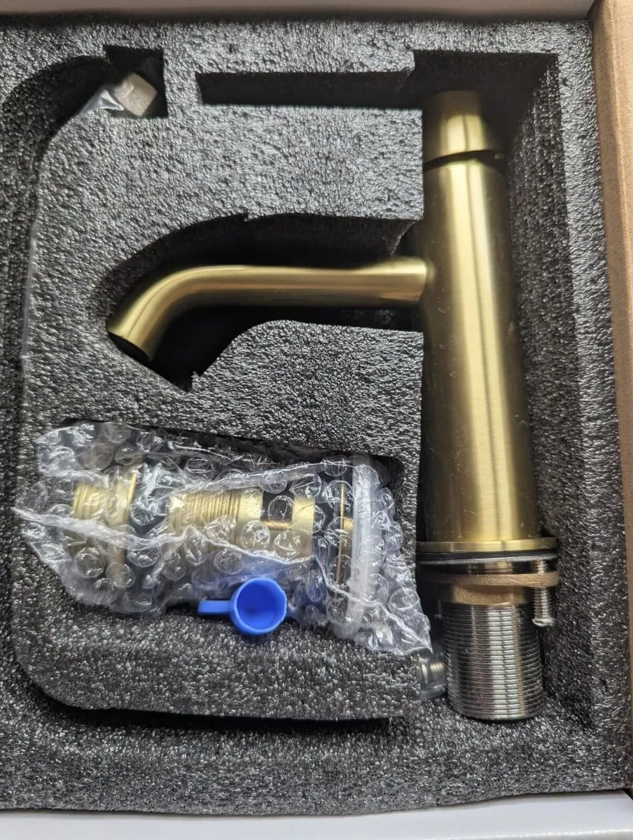 Brand New Brass Bathroom Mixer tap and Waste - Image 1