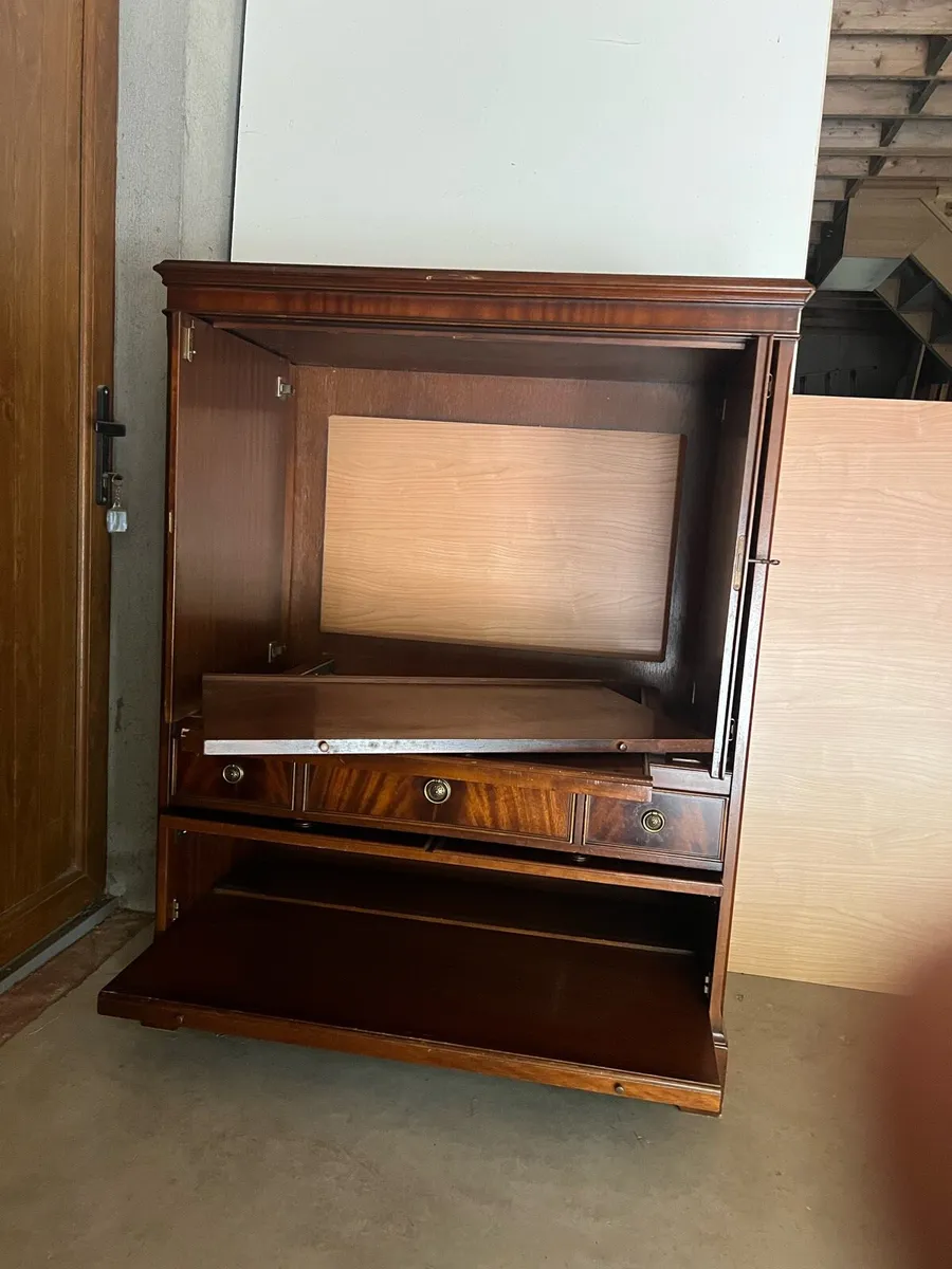 Mahogany tv unit - Image 2