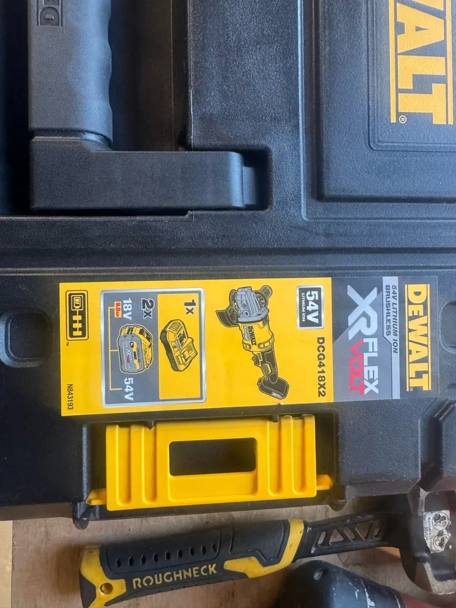 DEWALT 54v flex volt grinder - Image 3