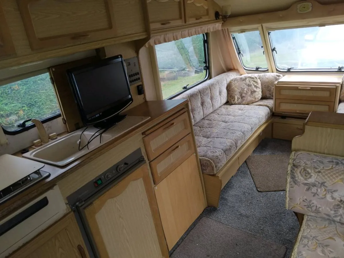 Caravan - Image 3