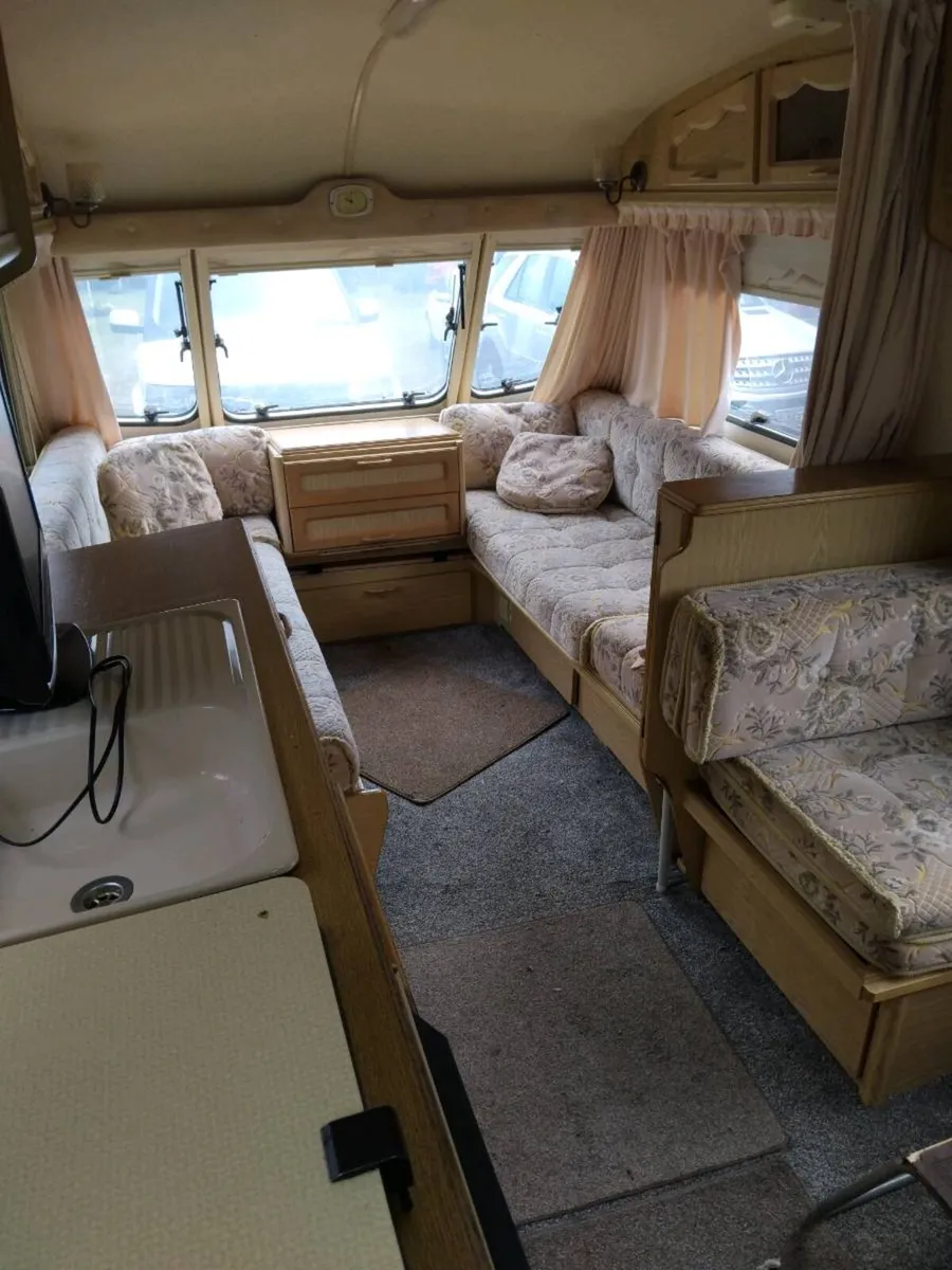 Caravan - Image 4