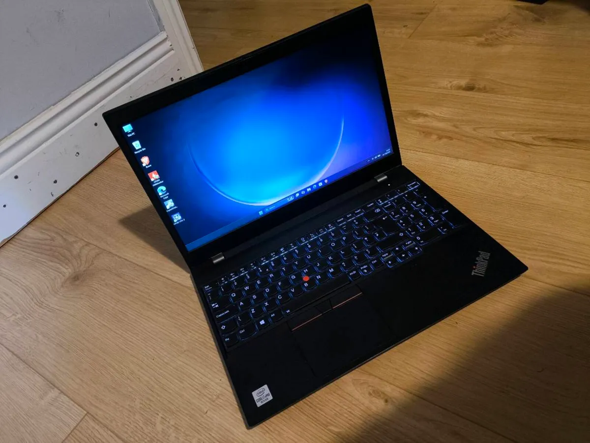 Workstation laptop LENOVO P15V G1 - Image 3