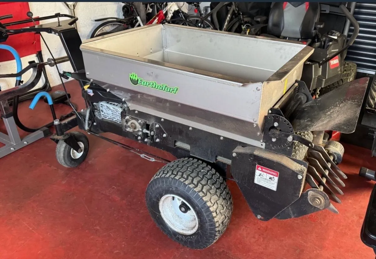 Earth and Turf Spreader/ Top Dresser - Image 1