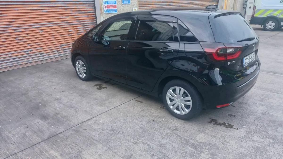 Honda fit 1.5 petrol Hybrid - Image 2