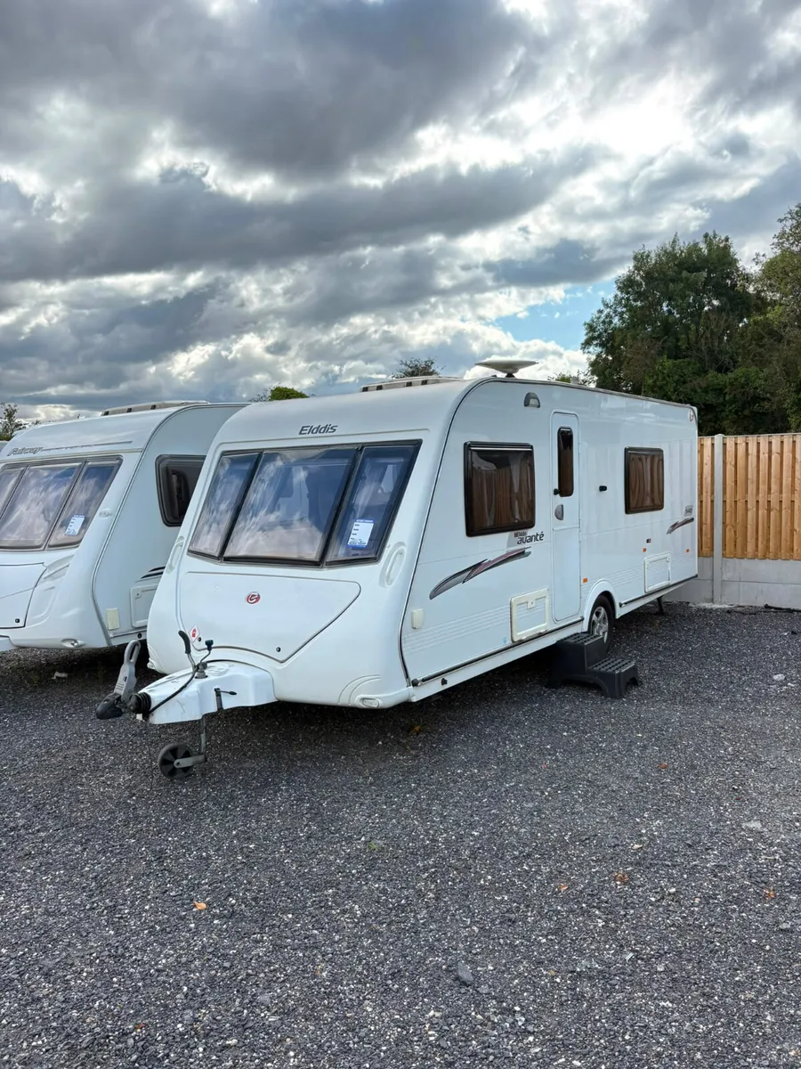 Elddis Avante 4 Berth Fixed Bed Rear Washroom - Image 1