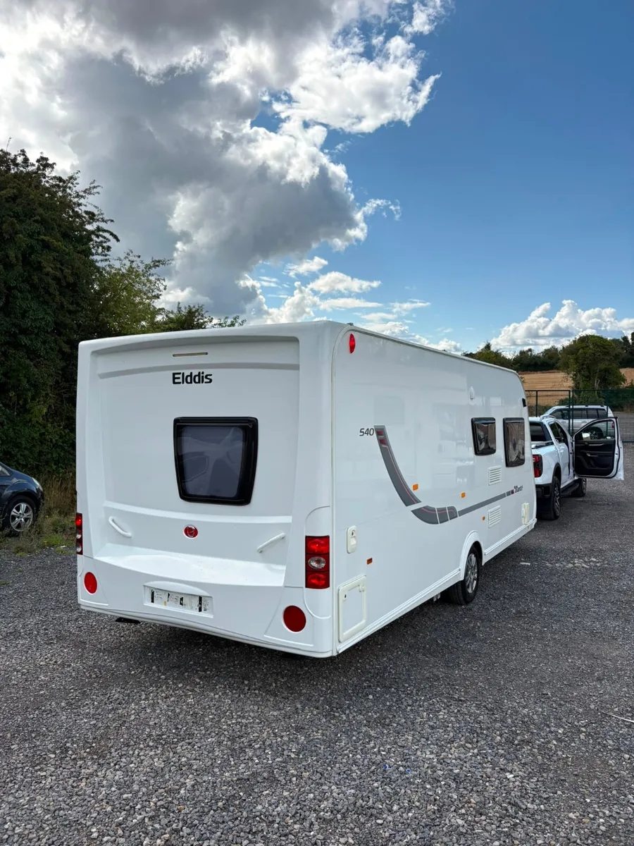 Elddis Avante 4 Berth Fixed Bed Caravan - Image 4