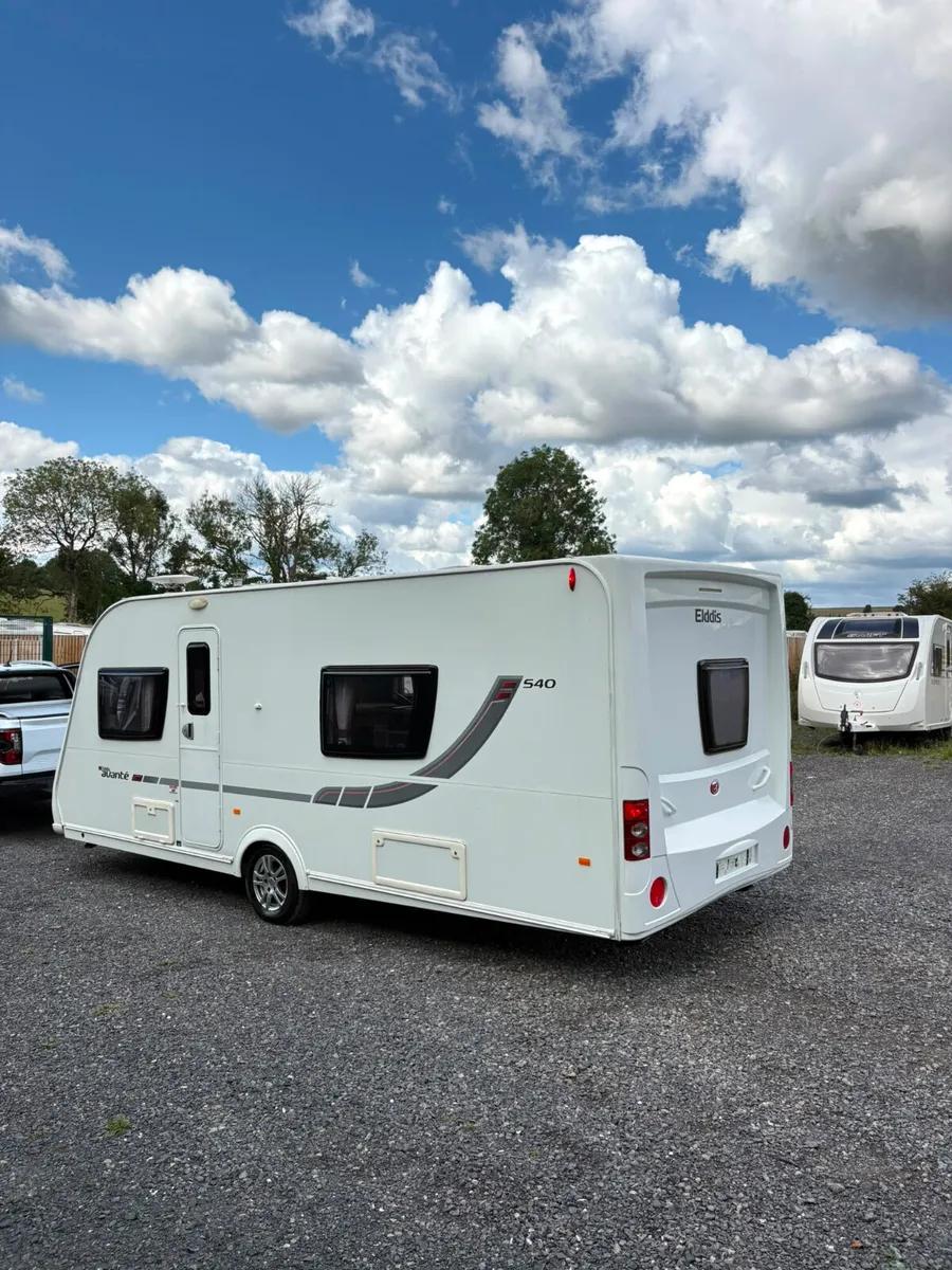 Elddis Avante 4 Berth Fixed Bed Caravan - Image 3