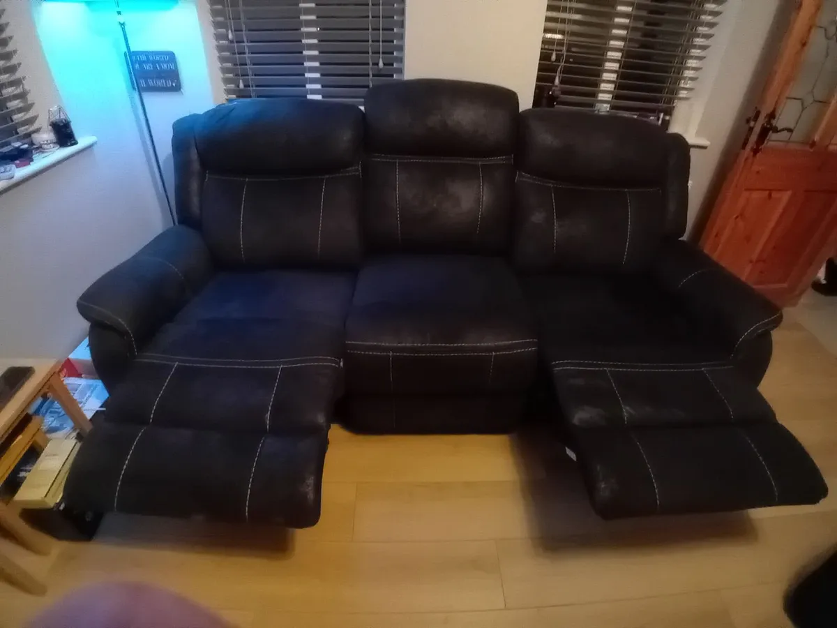 3 peice suite - Image 4