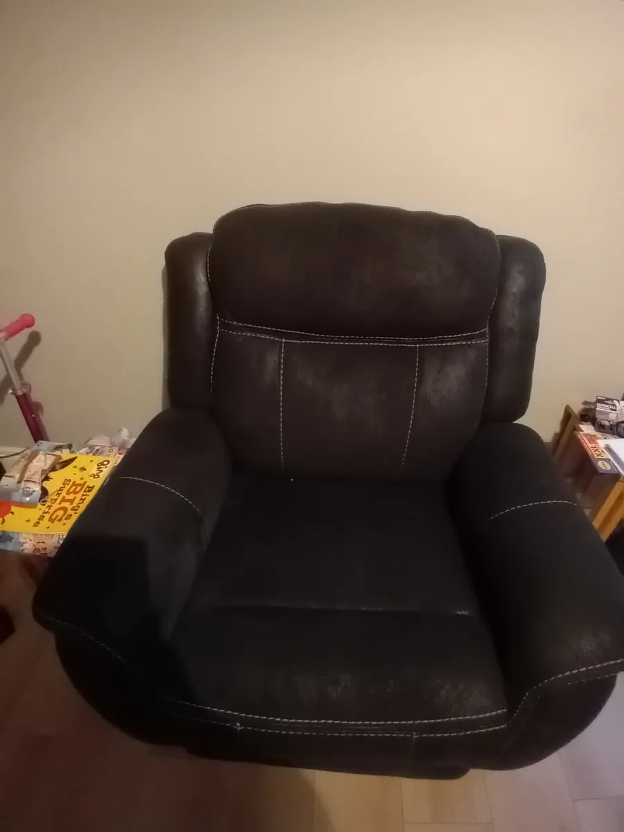 3 peice suite - Image 3