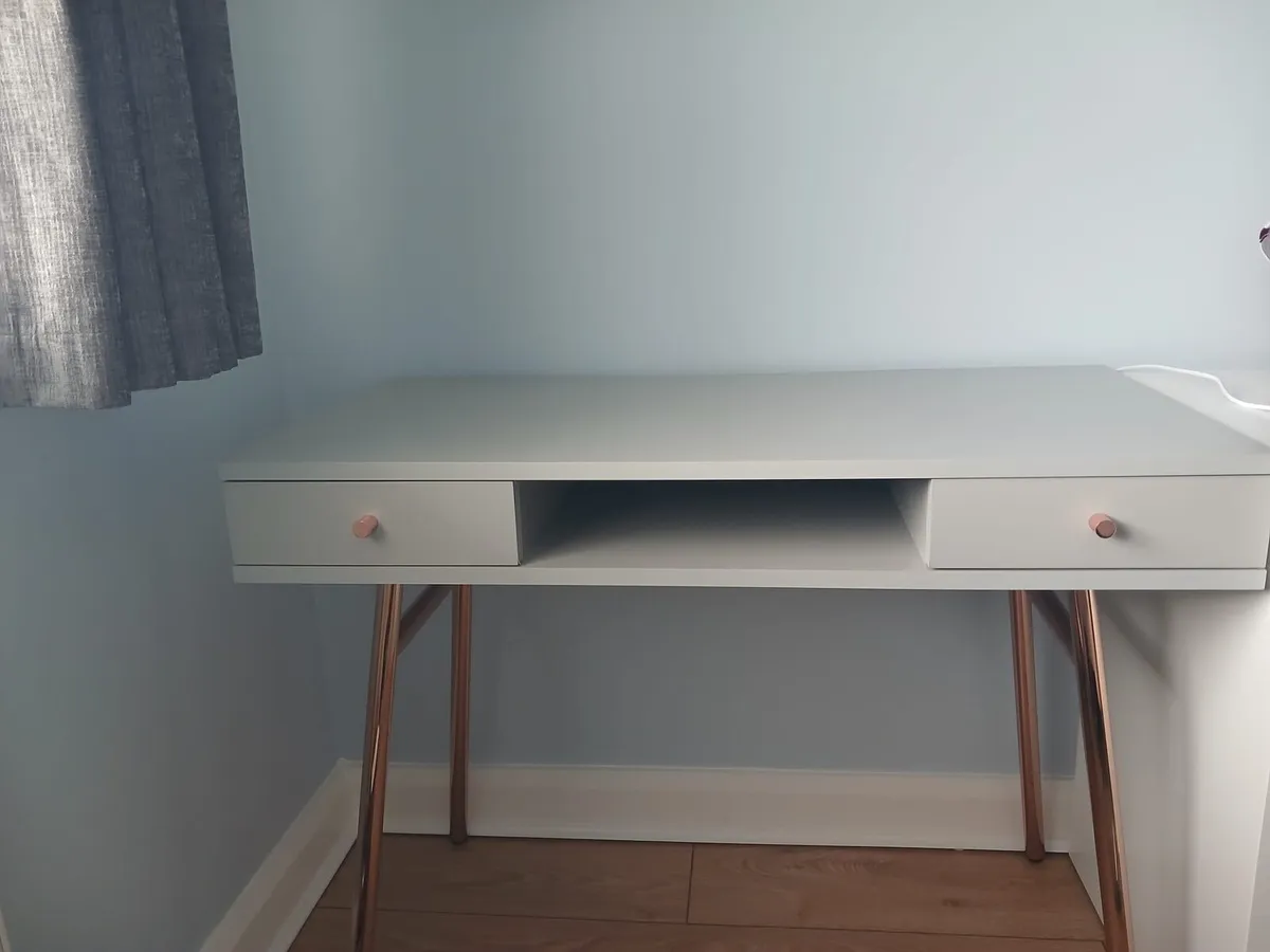 Office Desk & Chair - Image 1