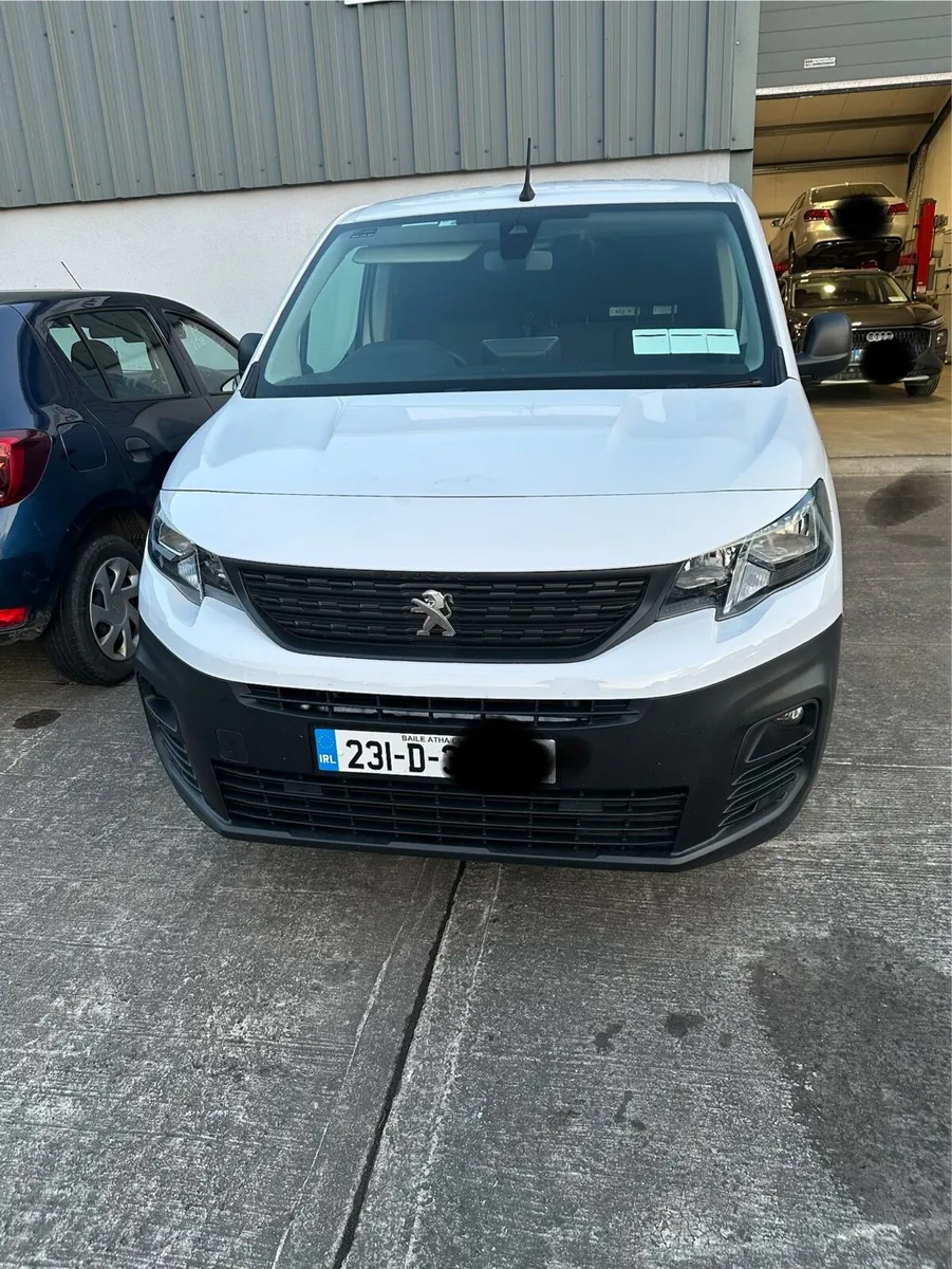 2023 Peugeot Partner ( Not Damaged) - Image 1
