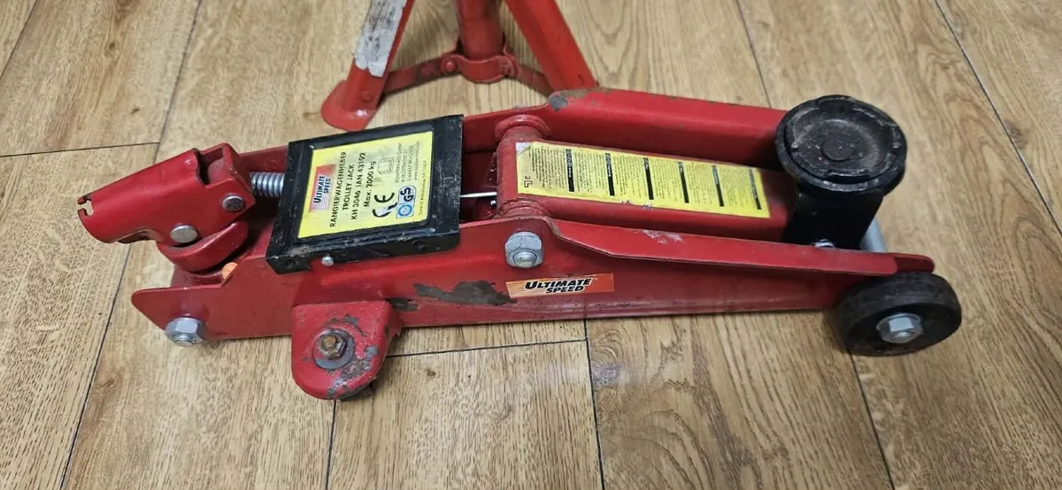 Ultimate Speed 2-Ton Hydraulic Trolley Jack & Stan - Image 3
