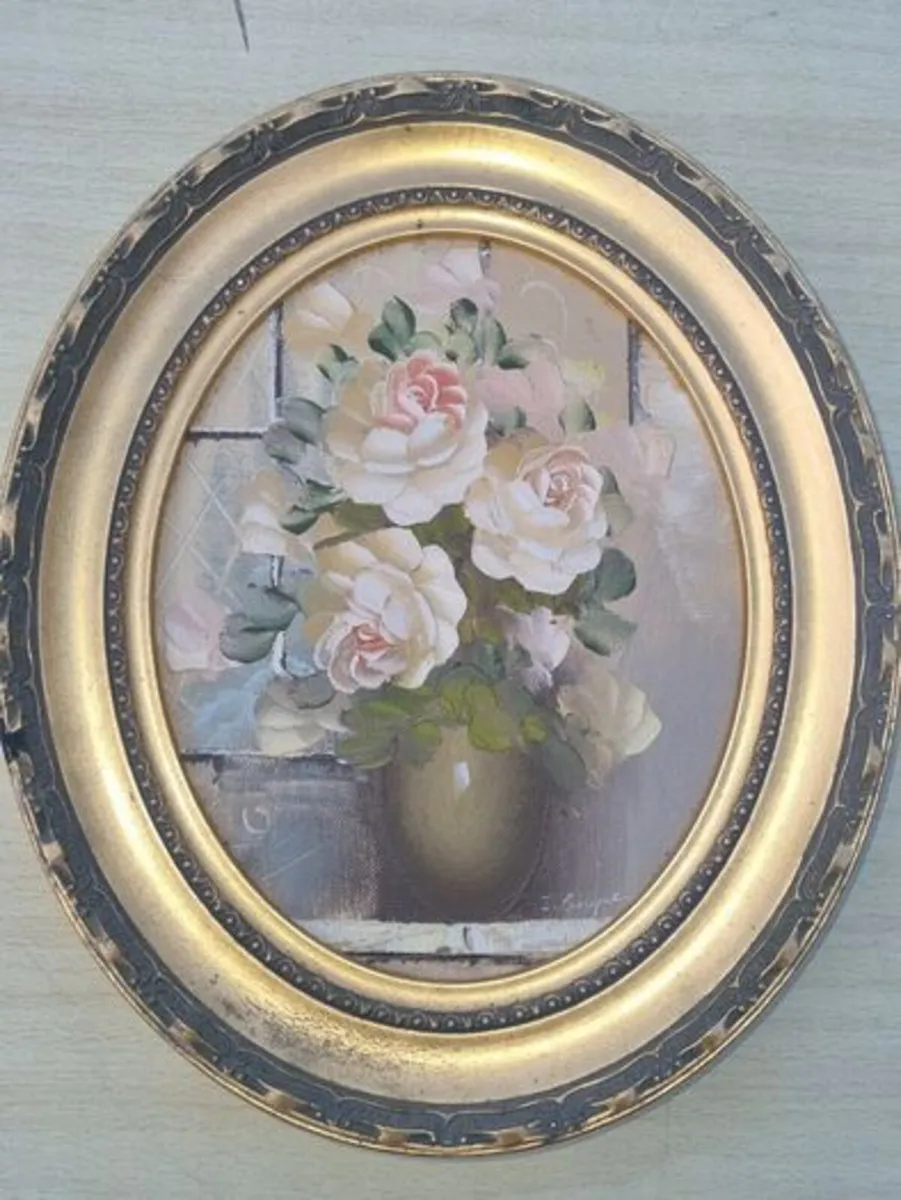 Oval oil painting depicting a still life with flow - Image 3