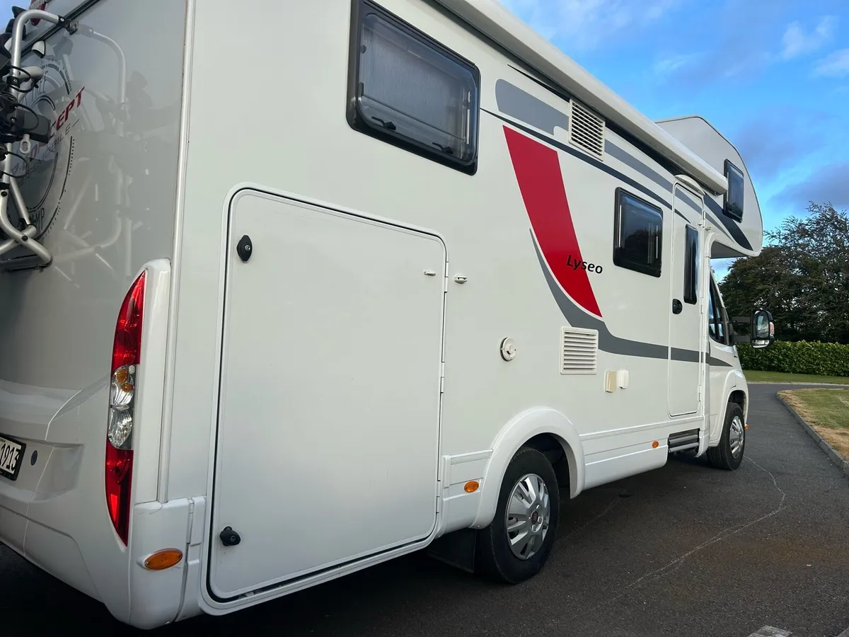 Burstner lyseo 6 berth 6 belt family Motorhome - Image 4