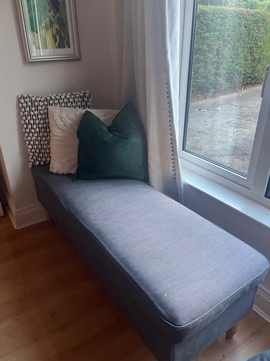 Free Furniture Set - Image 4