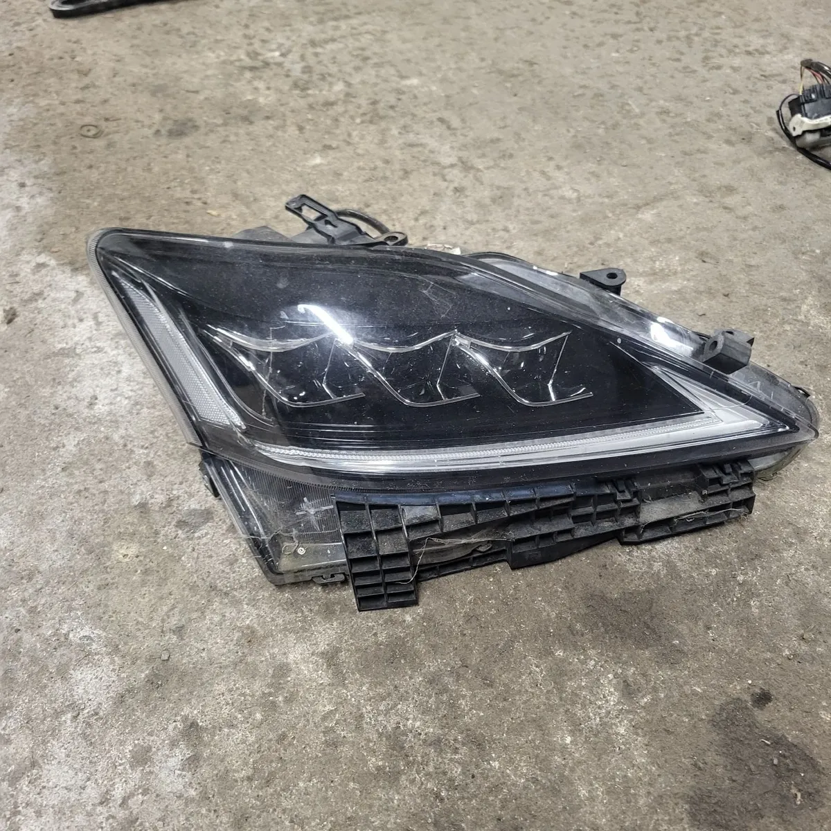 Lexus is220d is250 is300 headlights - Image 2