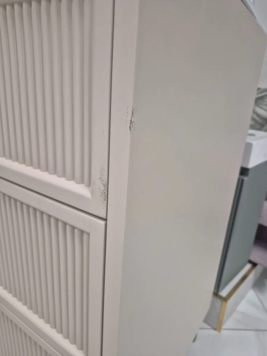 Bathroom units - Image 3